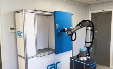 machine tending, cobot automation Universal Robots