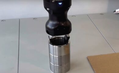 Robotiq wrist camera for UR cobot, pick and place feasibility study