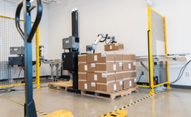 Robotiq PE10 Palletizer for end-of-line automation.